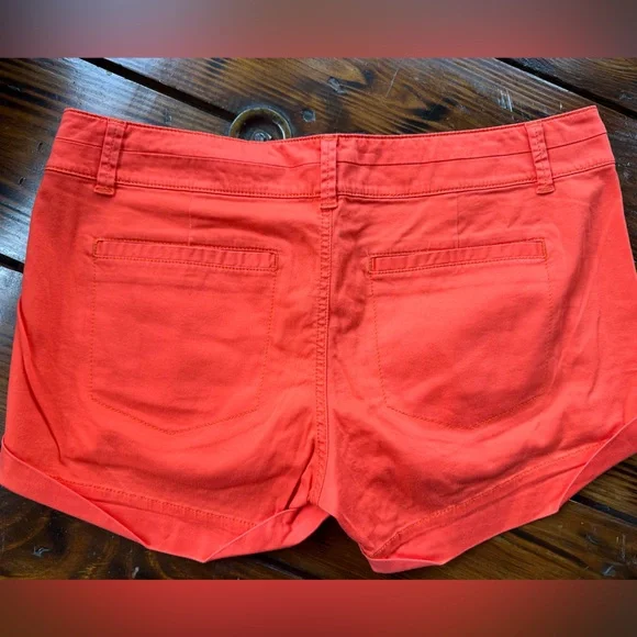 Coral Express Shorts - Picture 3 of 4
